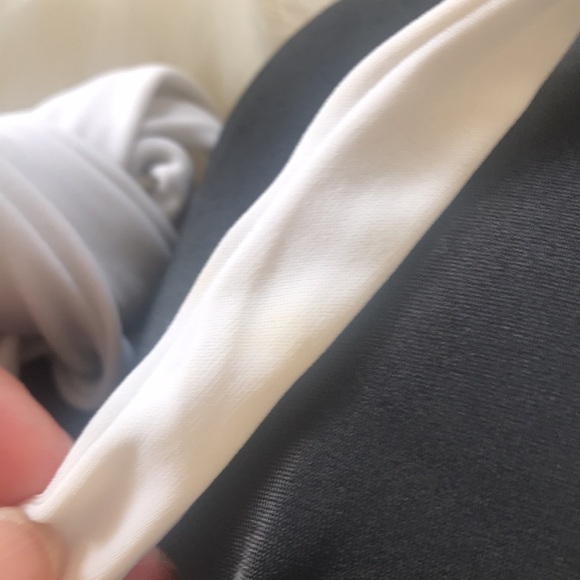 Victoria’s Secret black and white bikini - Picture 6 of 6